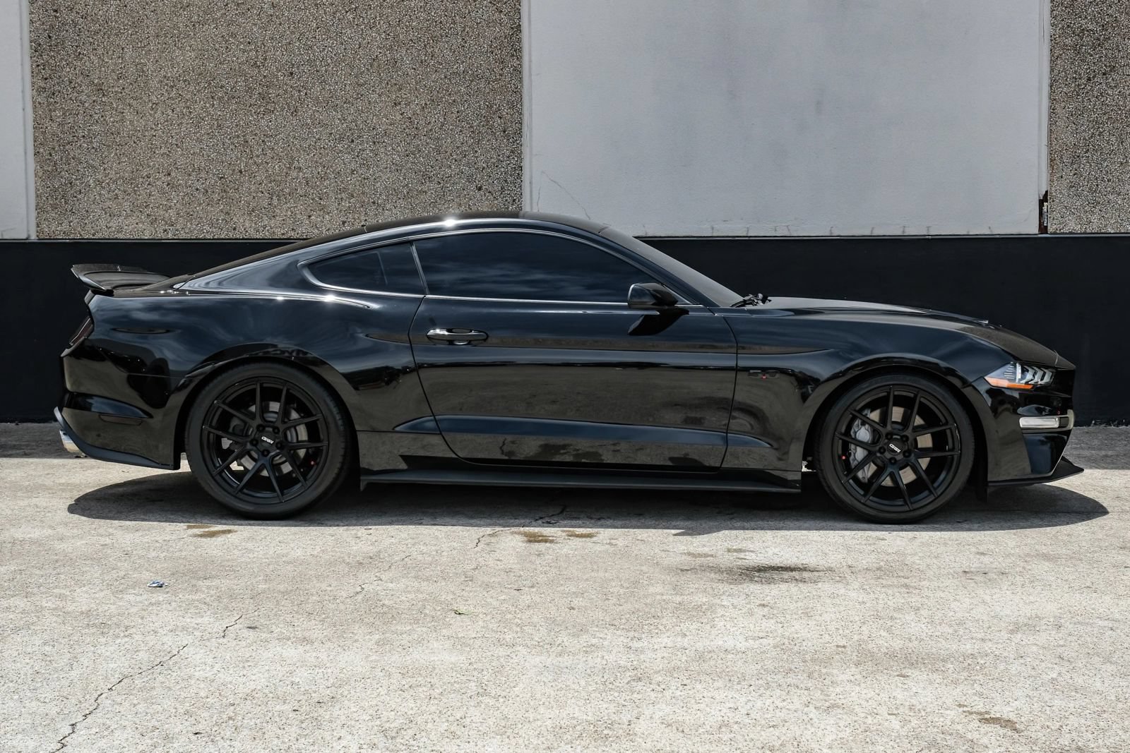 Used 2018 Ford Mustang GT RWD image 8