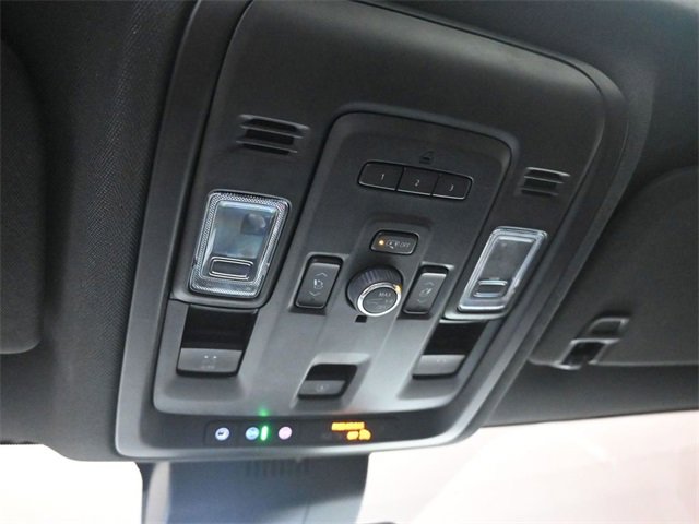 Used 2023 Chevrolet Suburban Z71 w/ Luxury Package image 37