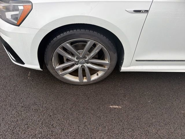 Used 2017 Volkswagen Passat 1.8T R-Line image 4