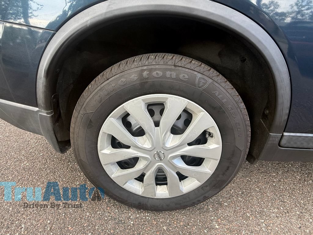 Used 2015 Nissan Rogue S FWD image 13