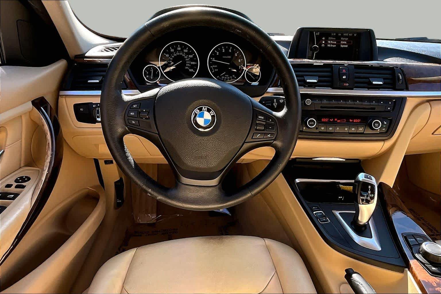 Used 2013 BMW 328i xDrive Sedan AWD/4WD image 6