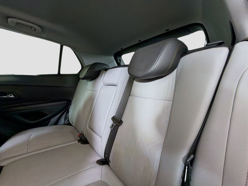 Used 2021 Chevrolet Trax LT w/ Sport Edition image 22