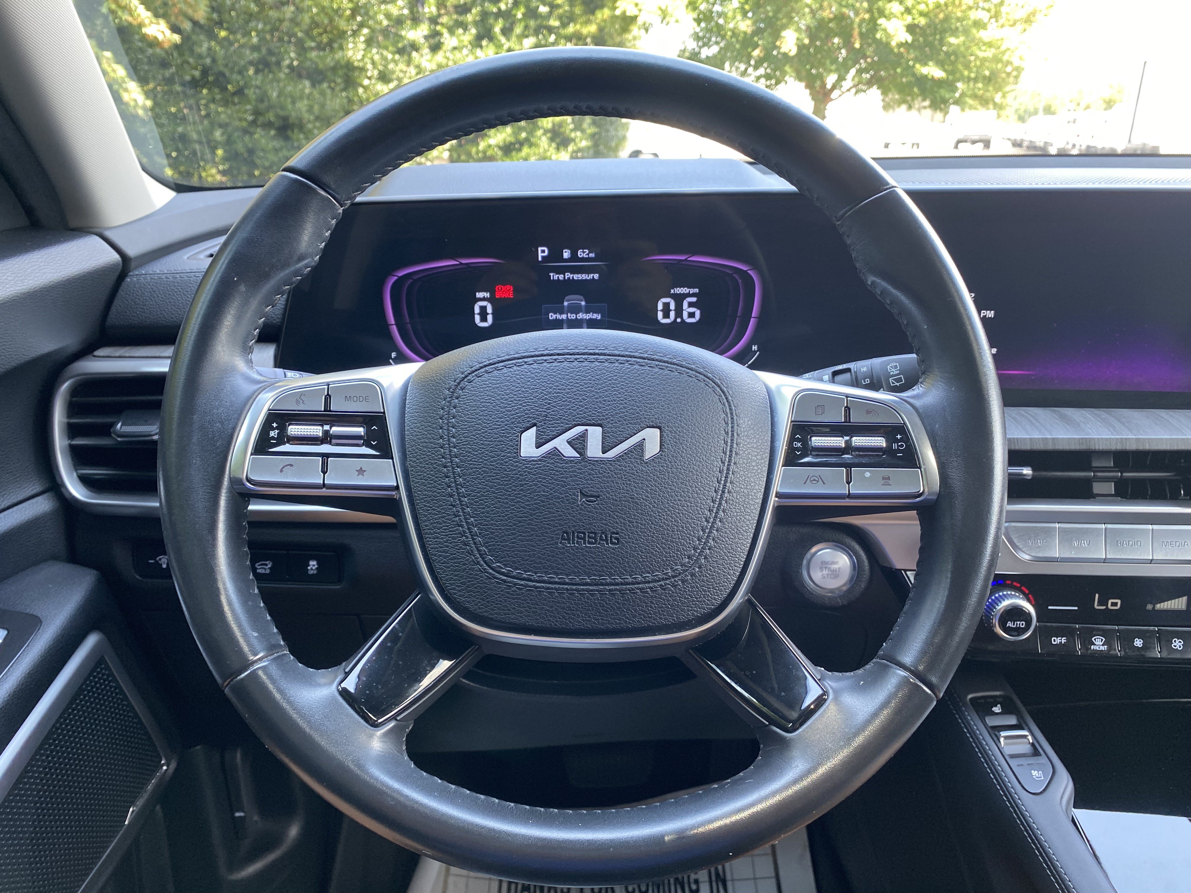 Used 2024 Kia Telluride EX w/ EX Captain's Chair Package FWD image 18