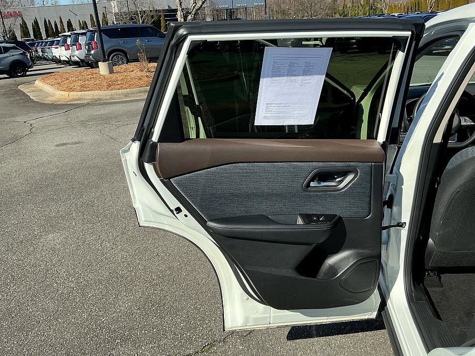 Certified 2023 Nissan Rogue SV image 21