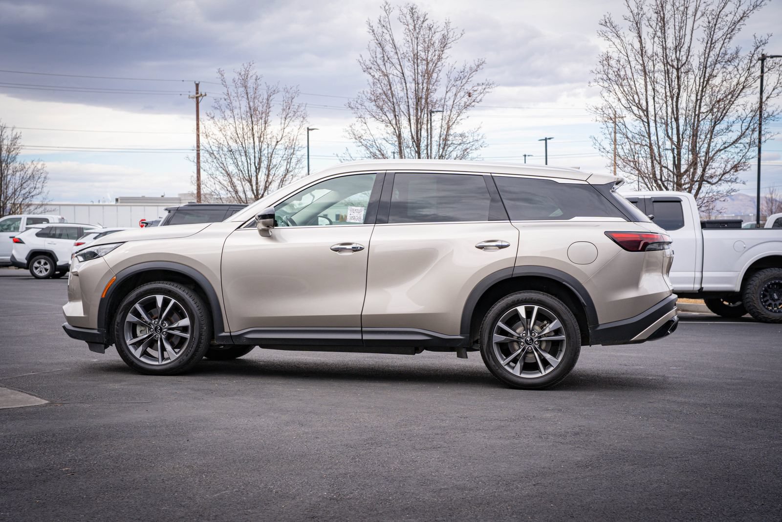 Used 2023 INFINITI QX60 Luxe AWD/4WD image 9