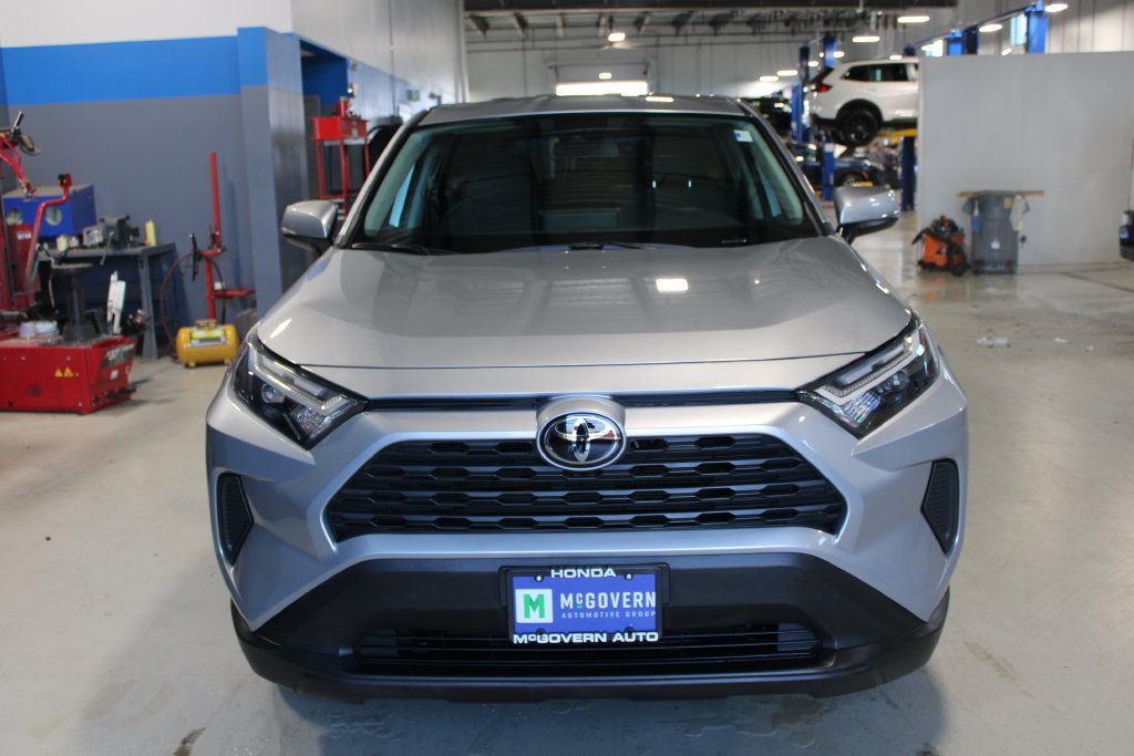 Used 2025 Toyota RAV4 LE AWD/4WD image 2