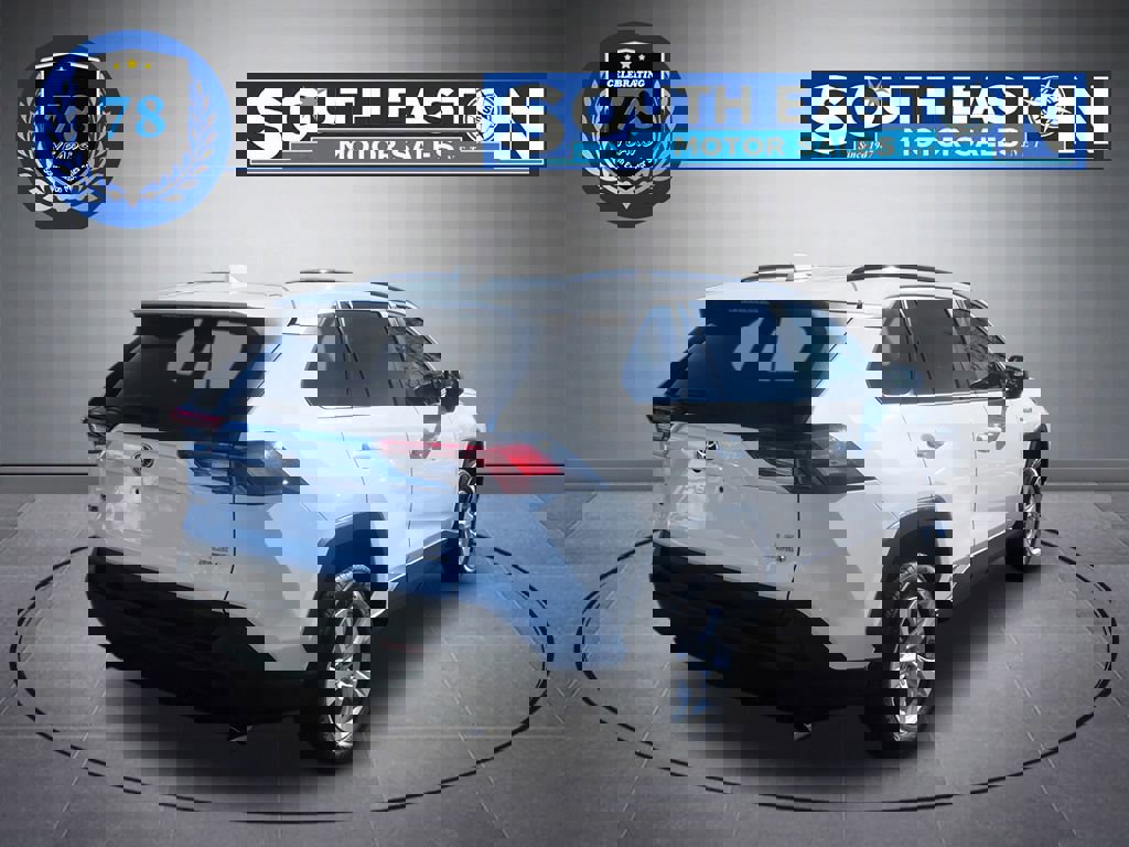 Used 2020 Toyota RAV4 LE image 6