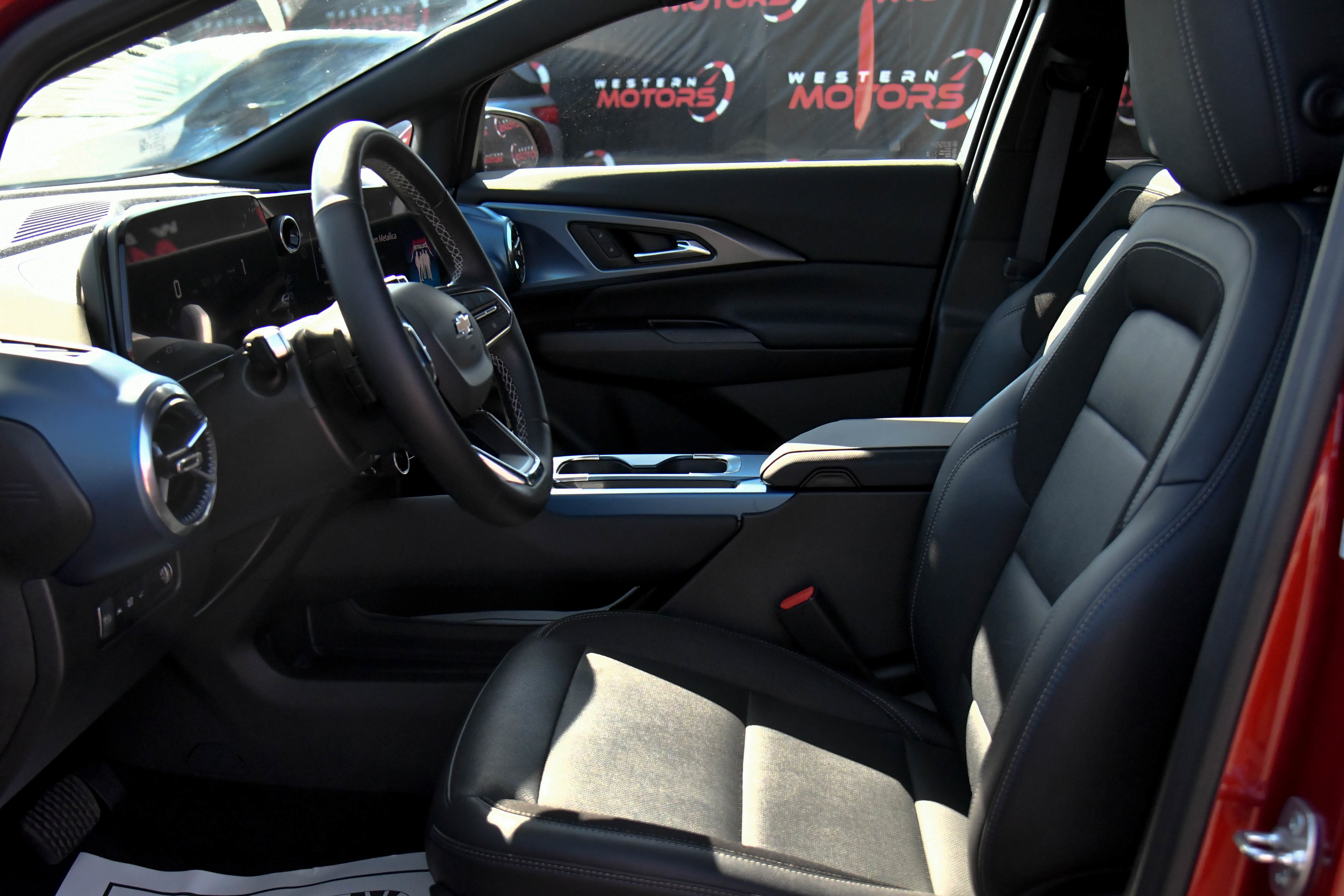 Used 2024 Chevrolet Equinox EV LT w/ LPO, Trailering Package image 17