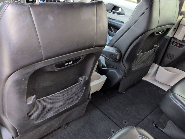 Used 2024 Chrysler Pacifica Touring-L image 25