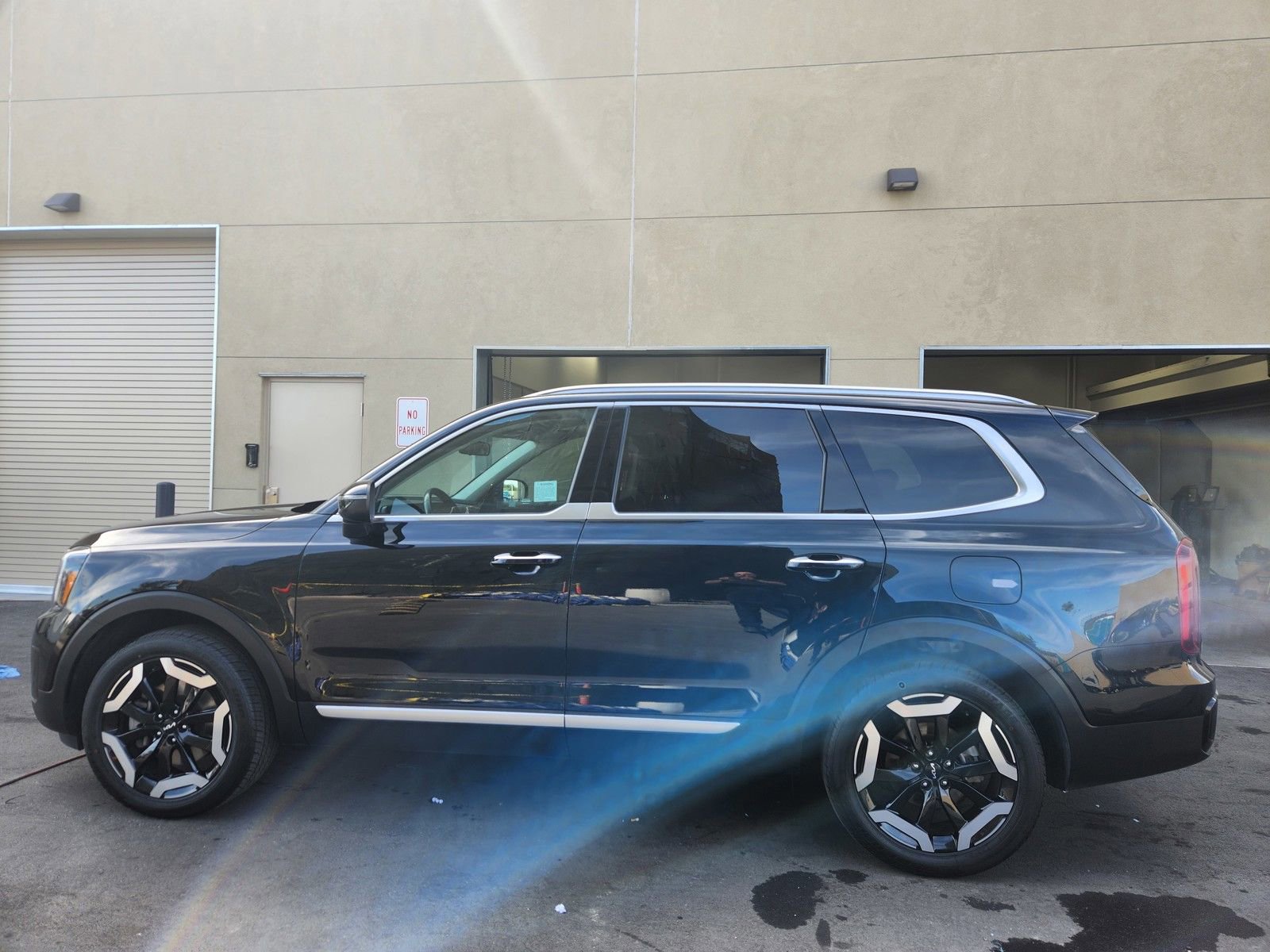 Used 2023 Kia Telluride S FWD image 28