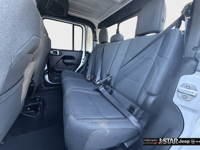 Used 2025 Jeep Gladiator Sport AWD/4WD image 24