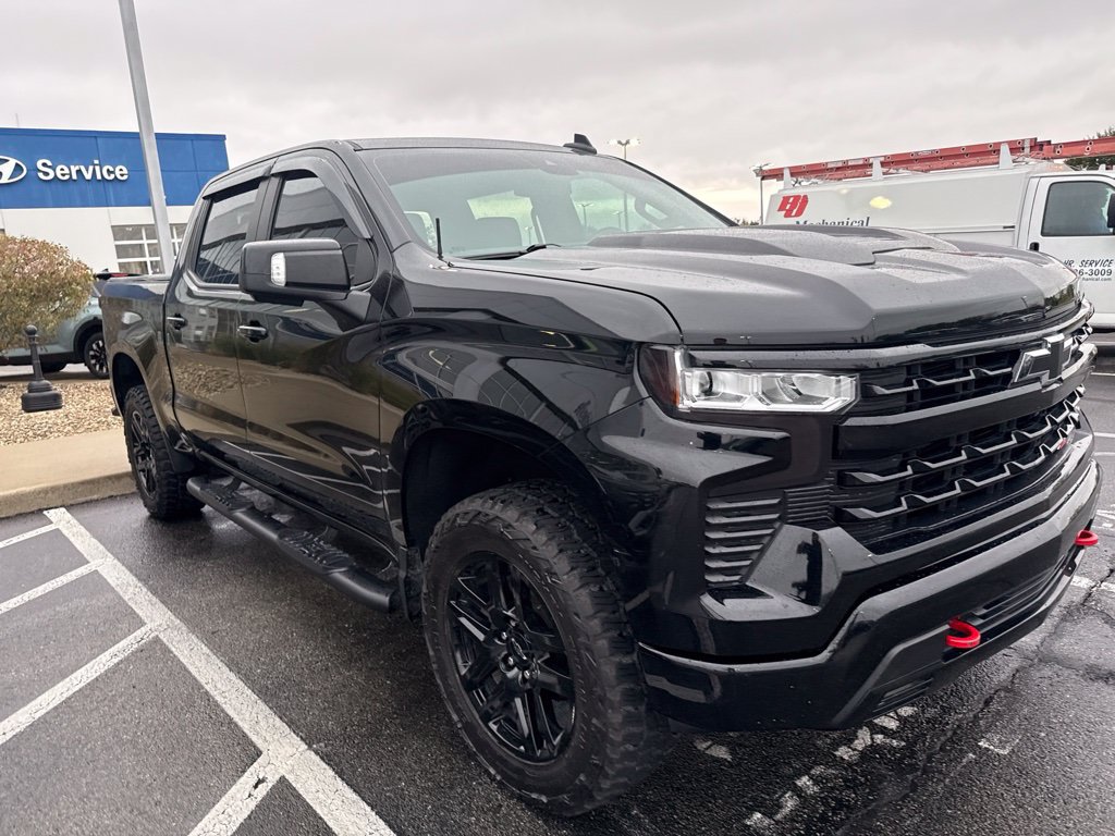 Used 2022 Chevrolet Silverado 1500 LT Trail Boss w/ LT Trail Boss Premium Package AWD/4WD image 3