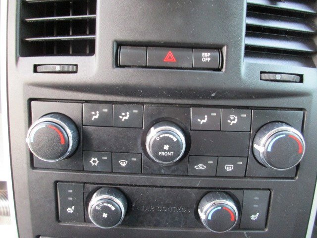 Used 2009 Dodge Grand Caravan SXT image 18