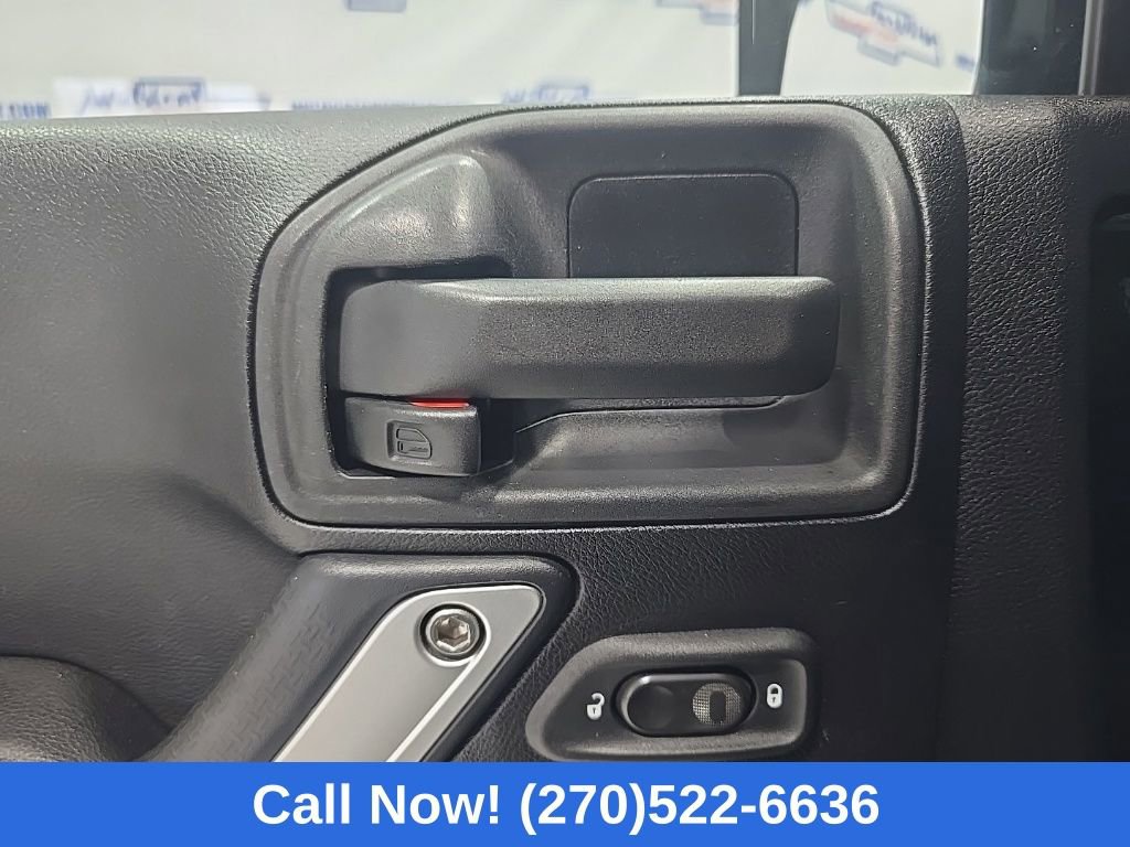 Used 2012 Jeep Wrangler Unlimited Sahara w/ Dual Top Group AWD/4WD image 13