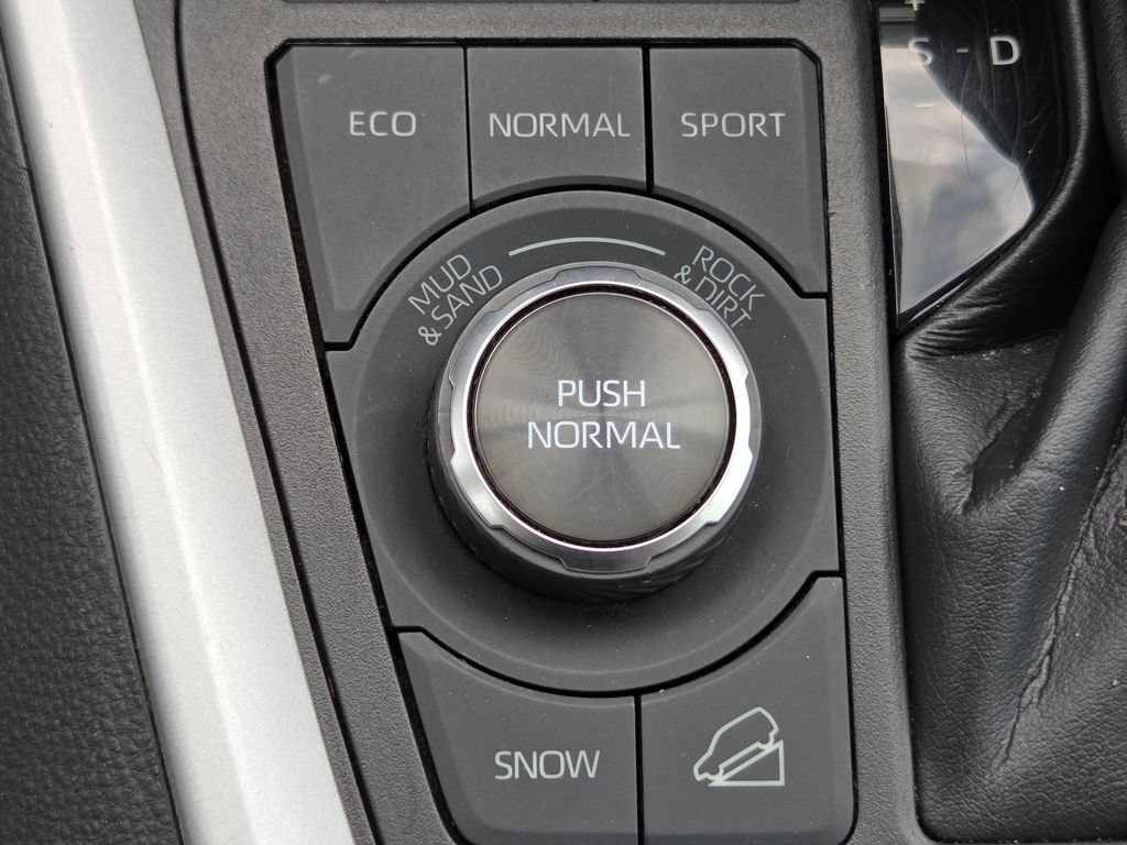 Used 2023 Toyota RAV4 Adventure AWD/4WD image 5