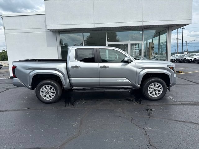 Used 2026 Toyota Tacoma SR5 AWD/4WD image 8