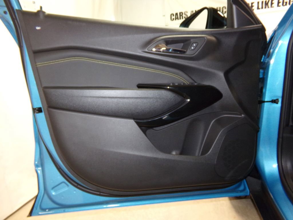 New 2025 Chevrolet Trax ACTIV w/ Driver Confidence Package image 13