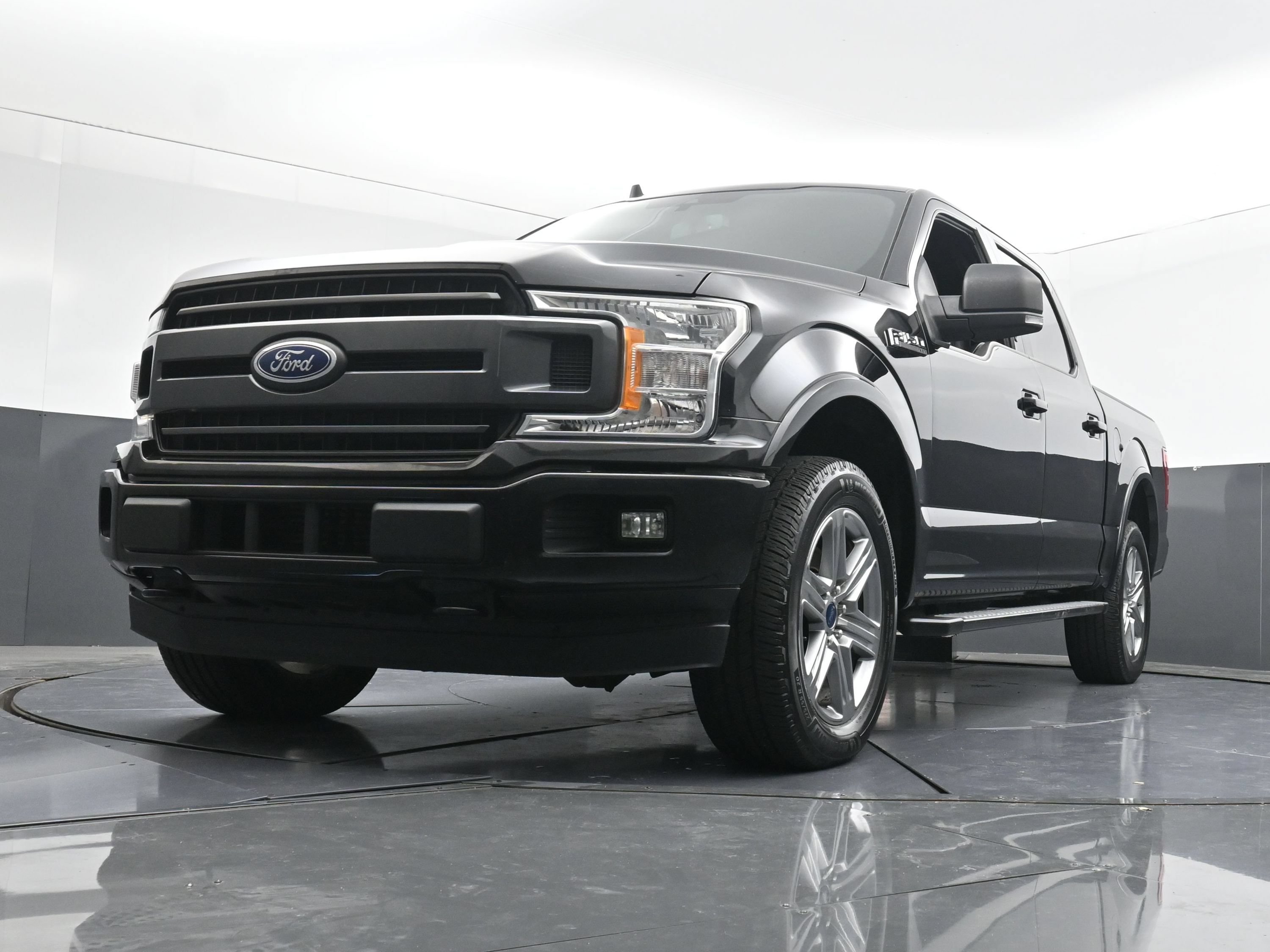 Used 2019 Ford F150 XLT w/ Equipment Group 302A Luxury AWD/4WD image 26