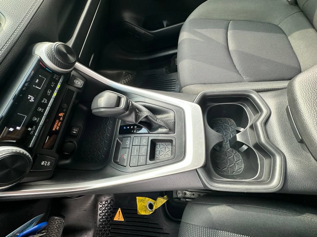 Used 2019 Toyota RAV4 LE w/ All Weather Liner Package AWD/4WD image 17
