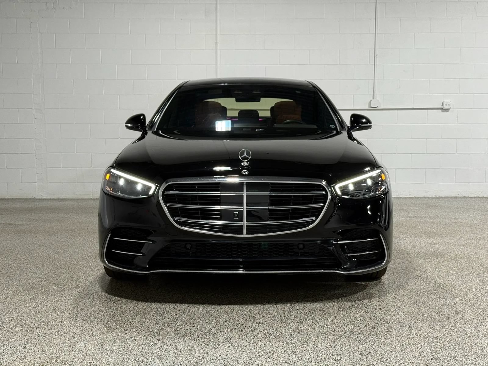 Used 2023 Mercedes-Benz S 580 4MATIC Sedan image 3