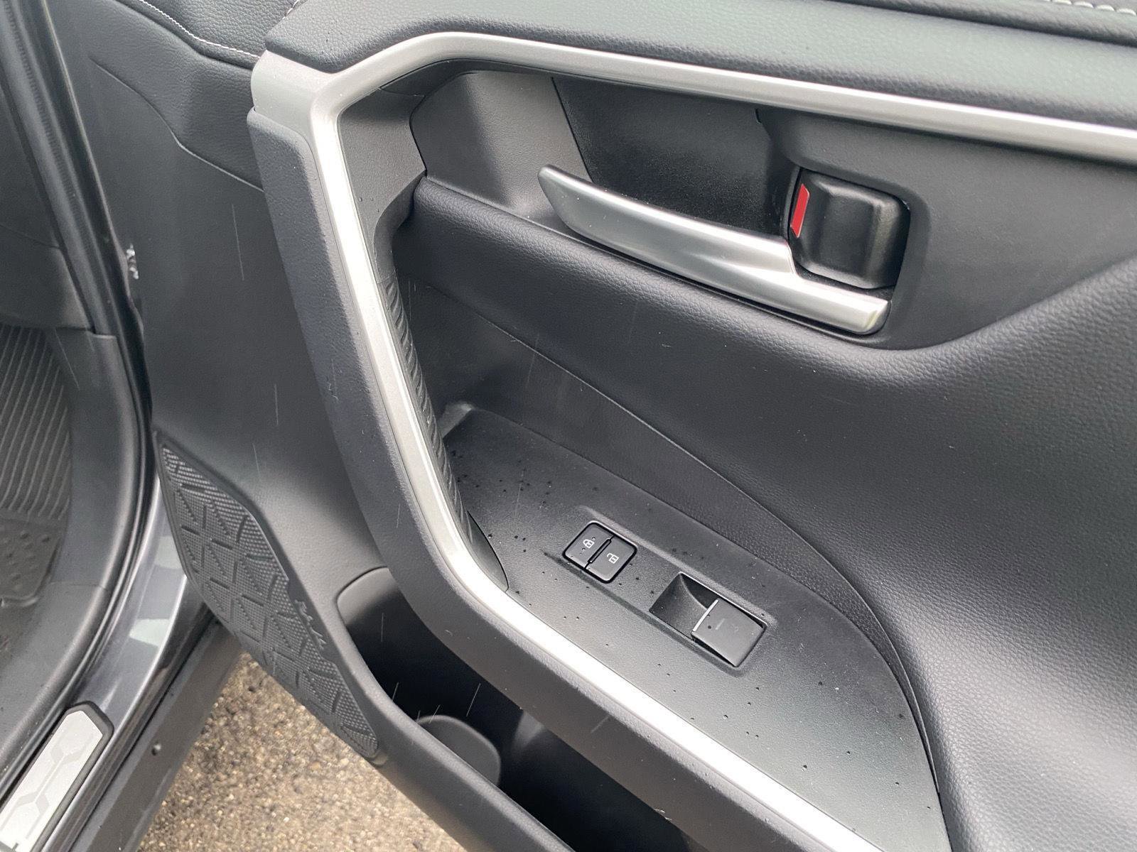 Used 2025 Toyota RAV4 Limited w/ Weather Package image 39