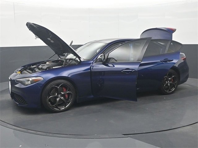 Used 2019 Alfa Romeo Giulia Base image 37