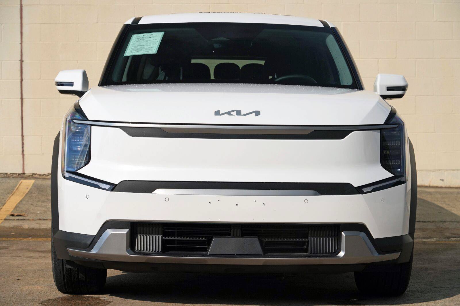 Used 2026 Kia EV9 Light RWD image 6