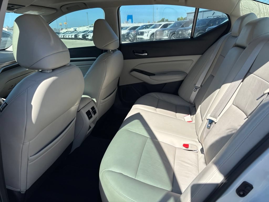 Used 2020 Nissan Altima 2.5 SL FWD image 12