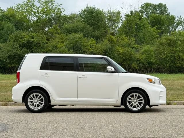 Used 2012 Scion xB FWD image 27