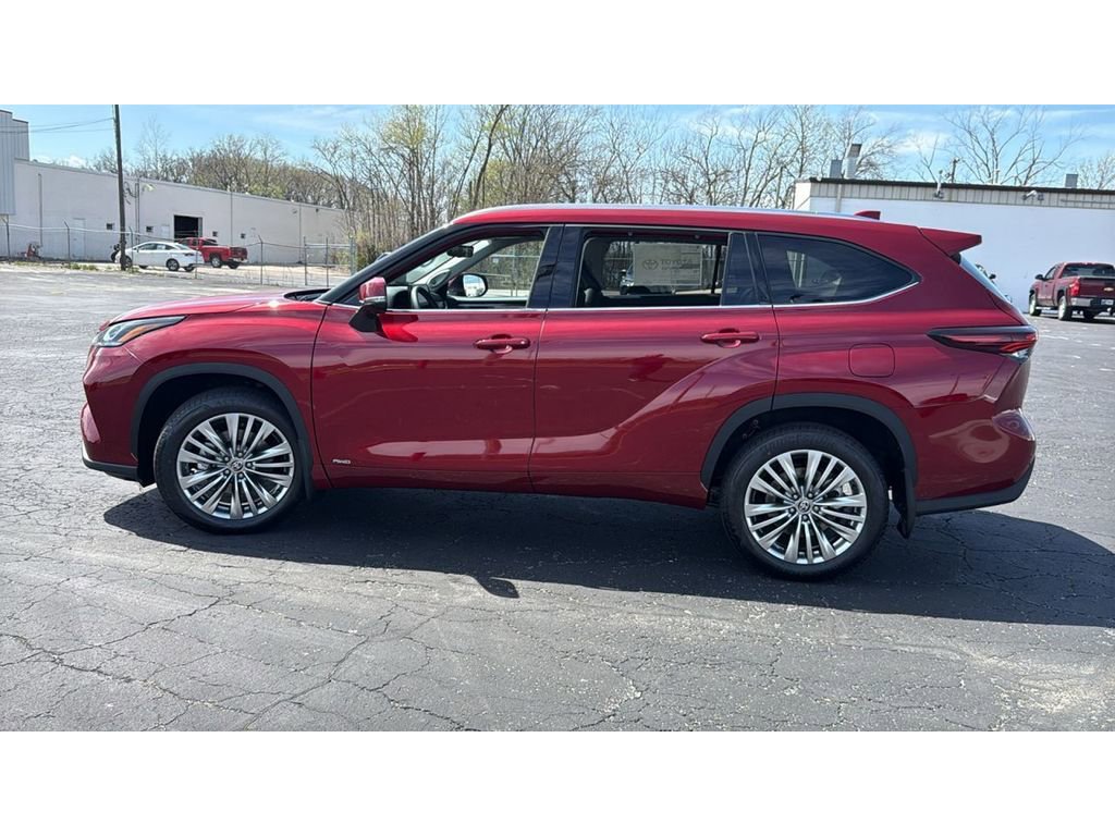 New 2026 Toyota Highlander Platinum AWD/4WD image 4