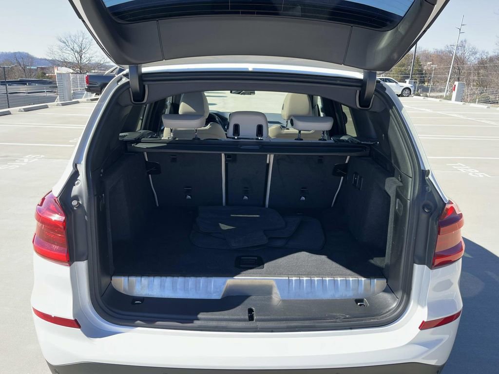 Used 2020 BMW X3 xDrive30e image 12