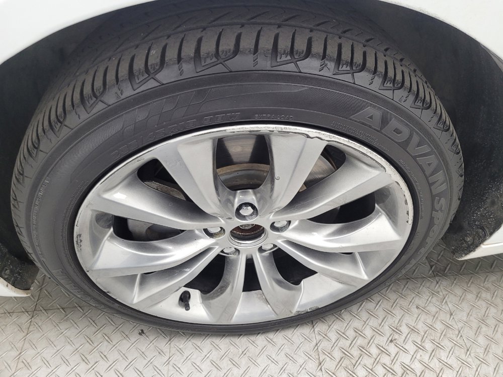 Used 2015 Chrysler 200 S image 31