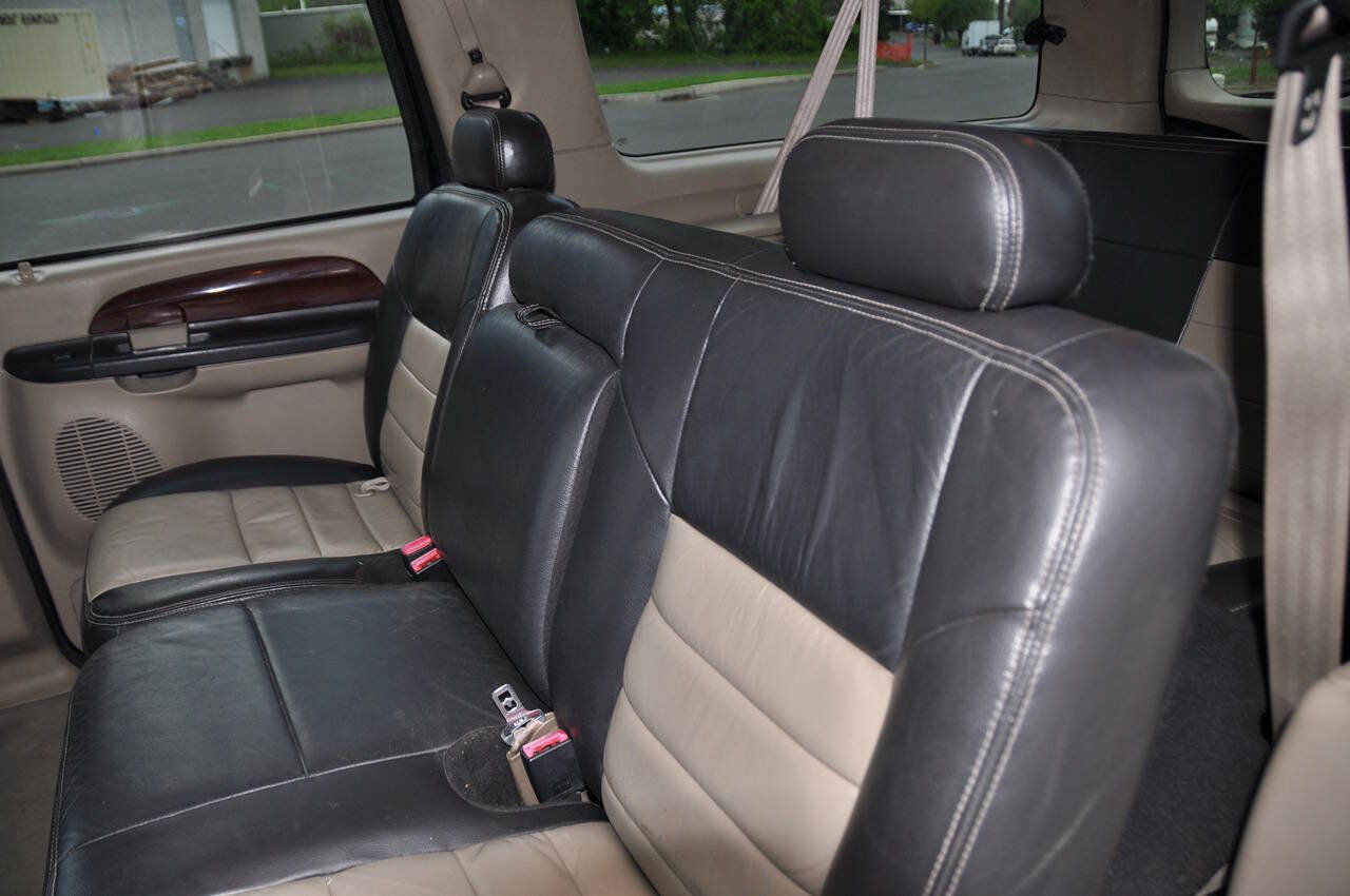 Used 2005 Ford Excursion Eddie Bauer RWD image 19
