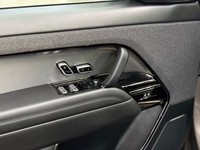 Used 2023 Land Rover Range Rover Sport SE image 21