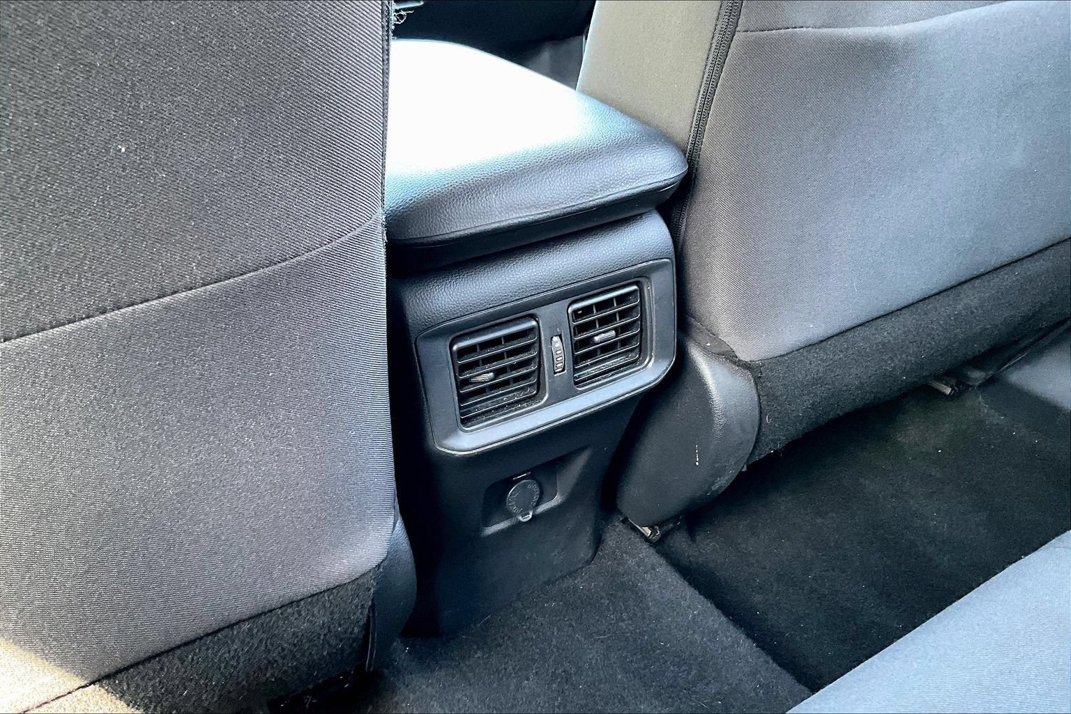Used 2023 Toyota RAV4 LE AWD/4WD image 11