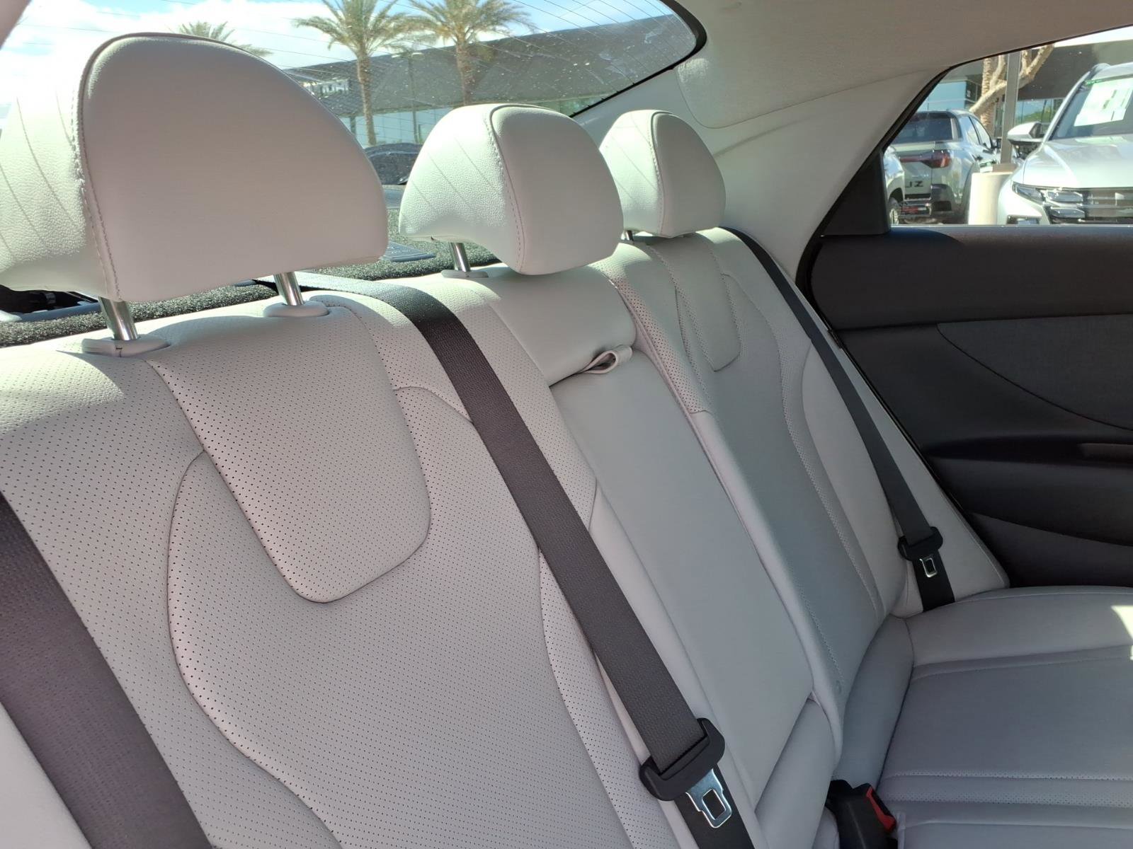 Certified 2025 Hyundai Elantra Limited image 14