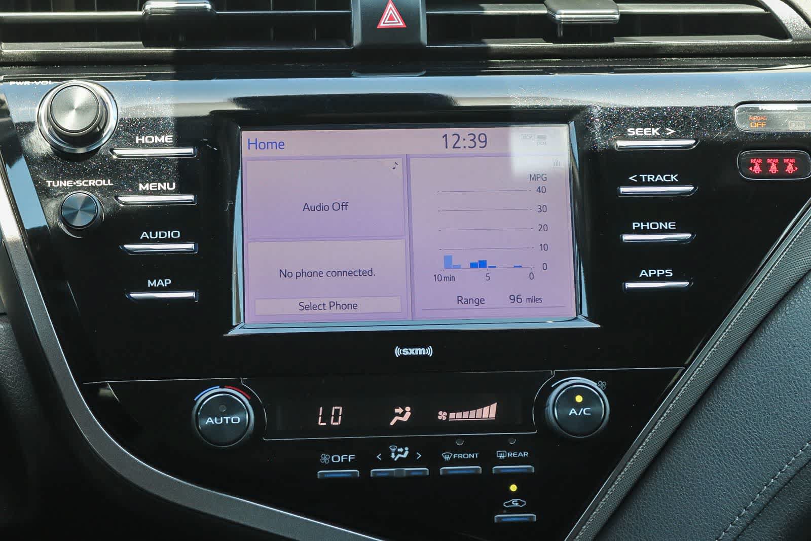 Used 2020 Toyota Camry SE FWD image 13