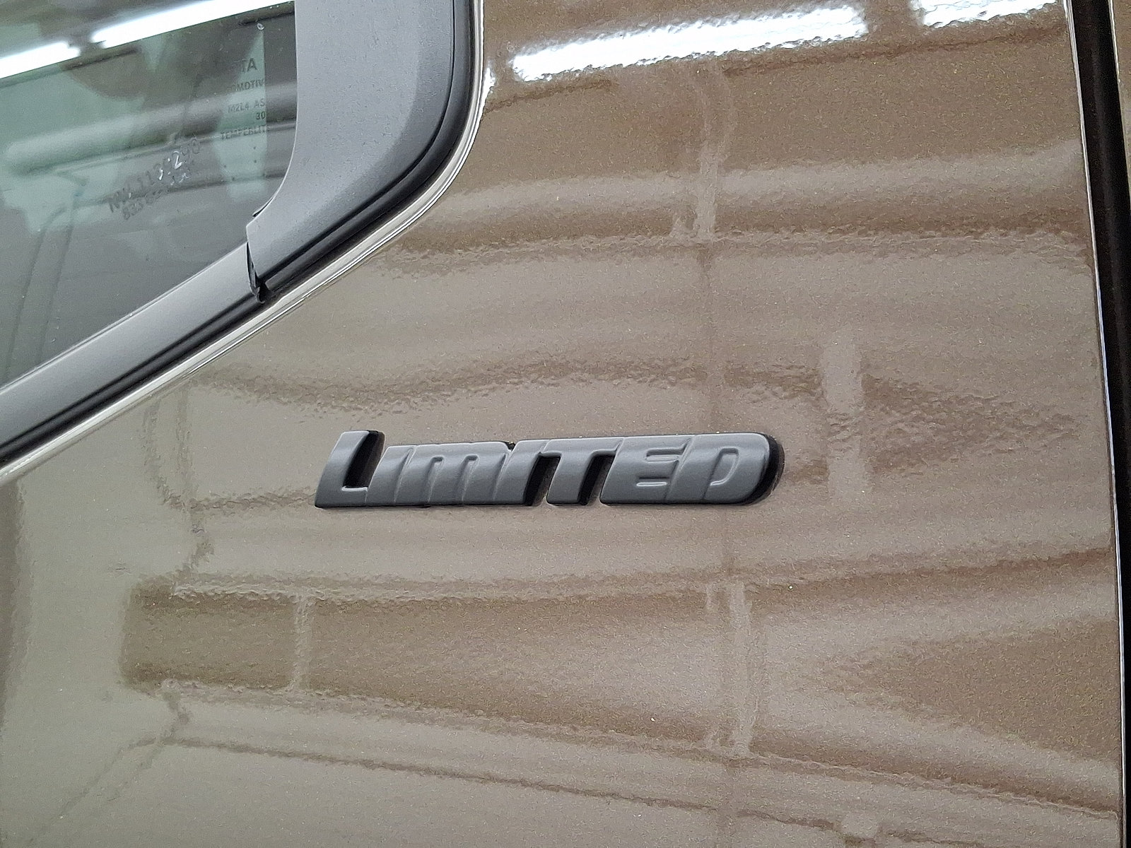 Used 2024 Toyota Tundra Limited AWD/4WD image 19