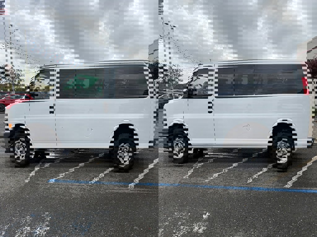 Used 2017 Chevrolet Express 3500 LT w/ LT Preferred Equipment Group image 9