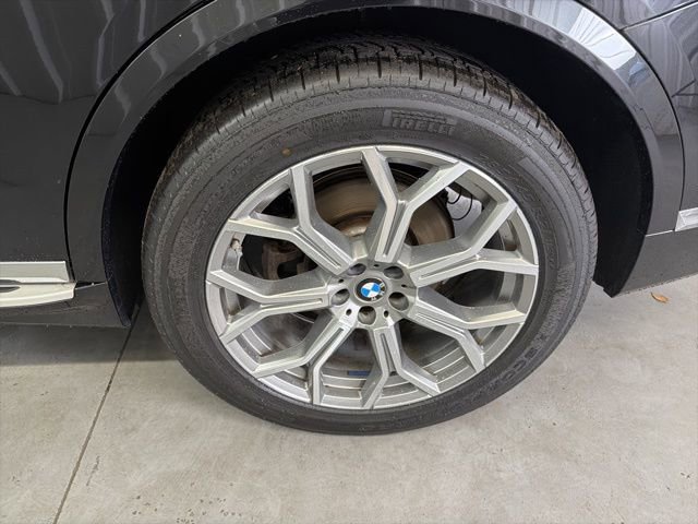 Used 2025 BMW X7 xDrive40i image 27