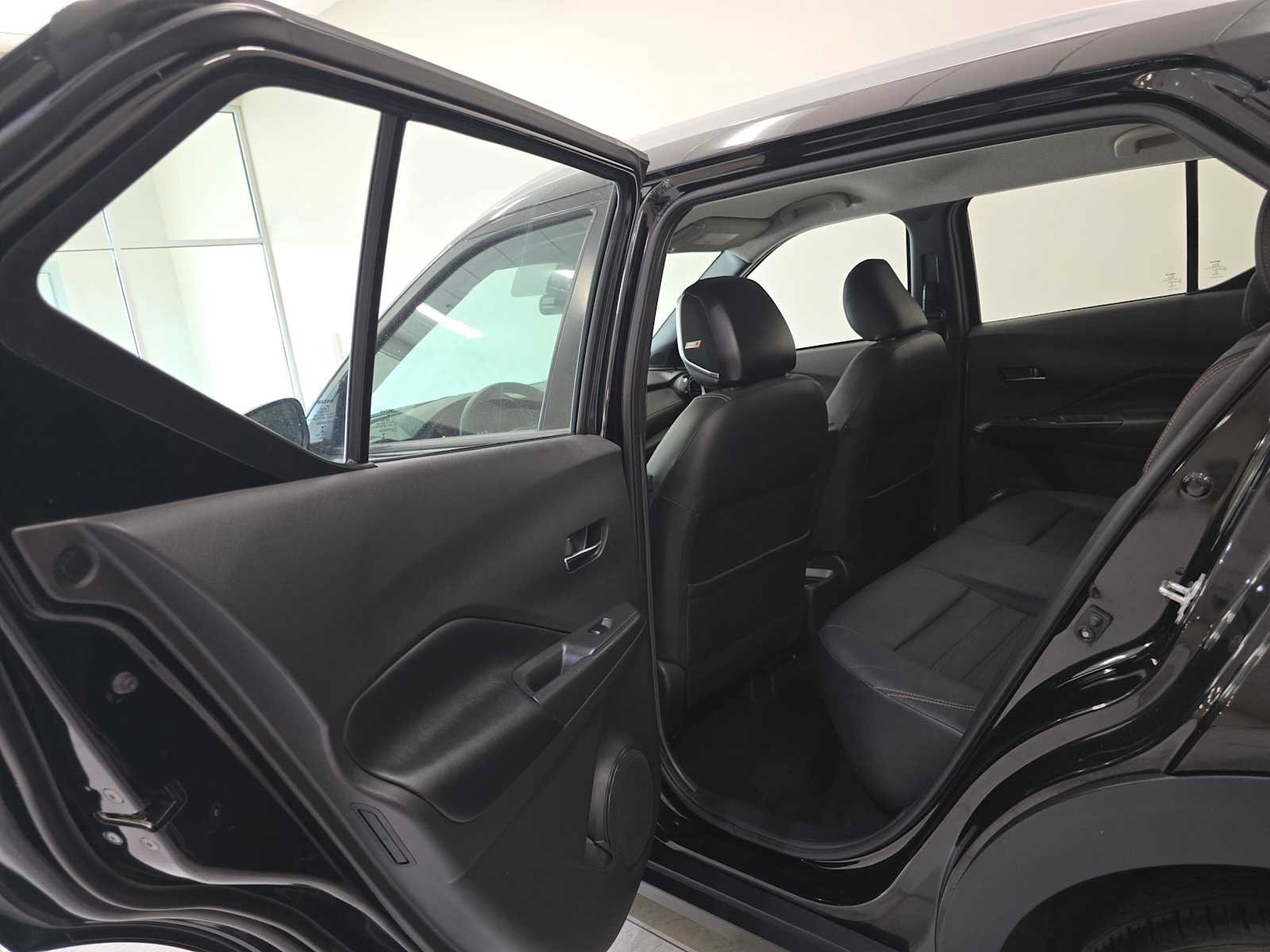 Used 2020 Nissan Kicks SR FWD image 25