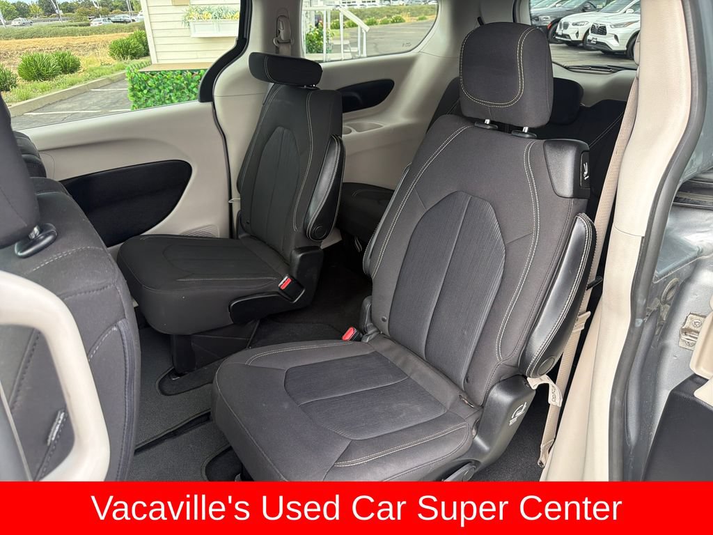 Used 2021 Chrysler Voyager LX FWD image 23