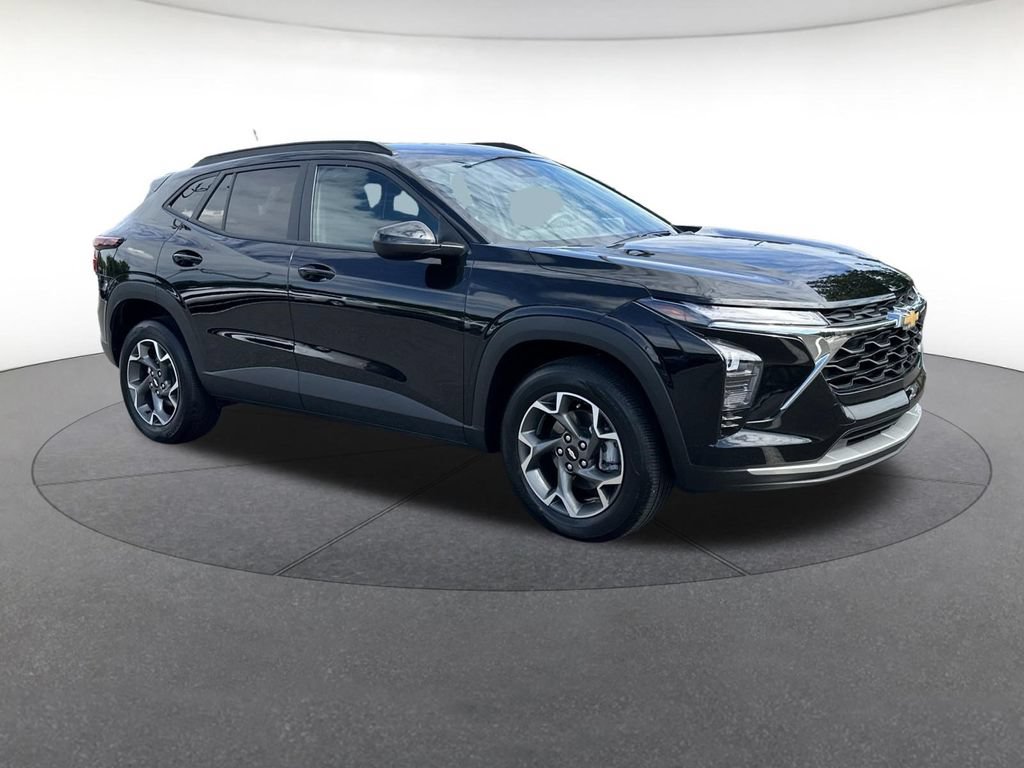 Used 2024 Chevrolet Trax LT FWD image 8