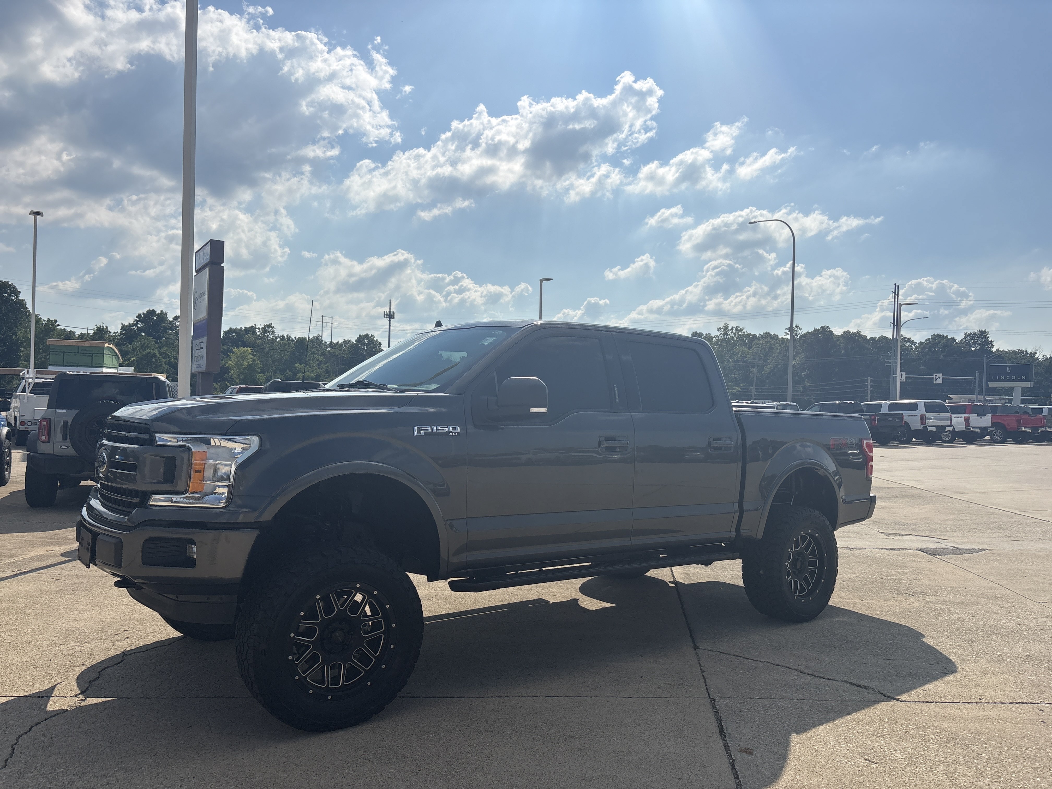 Used 2018 Ford F150 XLT w/ Equipment Group 302A Luxury AWD/4WD image 3