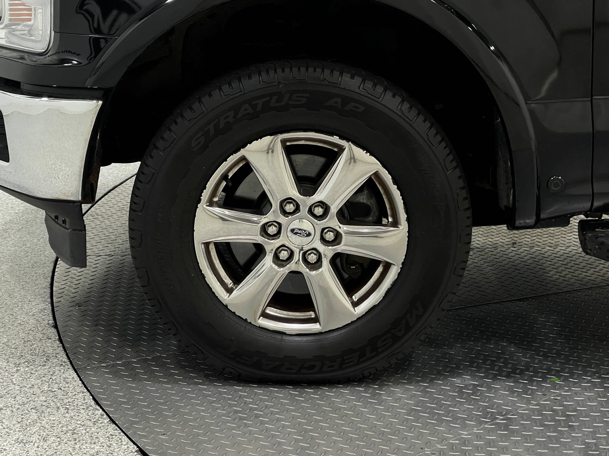 Used 2018 Ford F150 Lariat w/ Equipment Group 502A Luxury AWD/4WD image 35