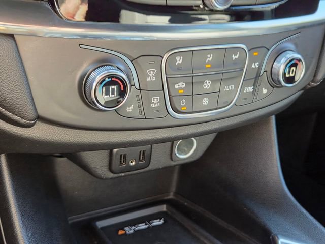 Certified 2023 Chevrolet Traverse LT FWD image 33
