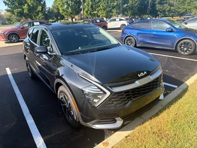Used 2025 Kia Sportage LX FWD image 7