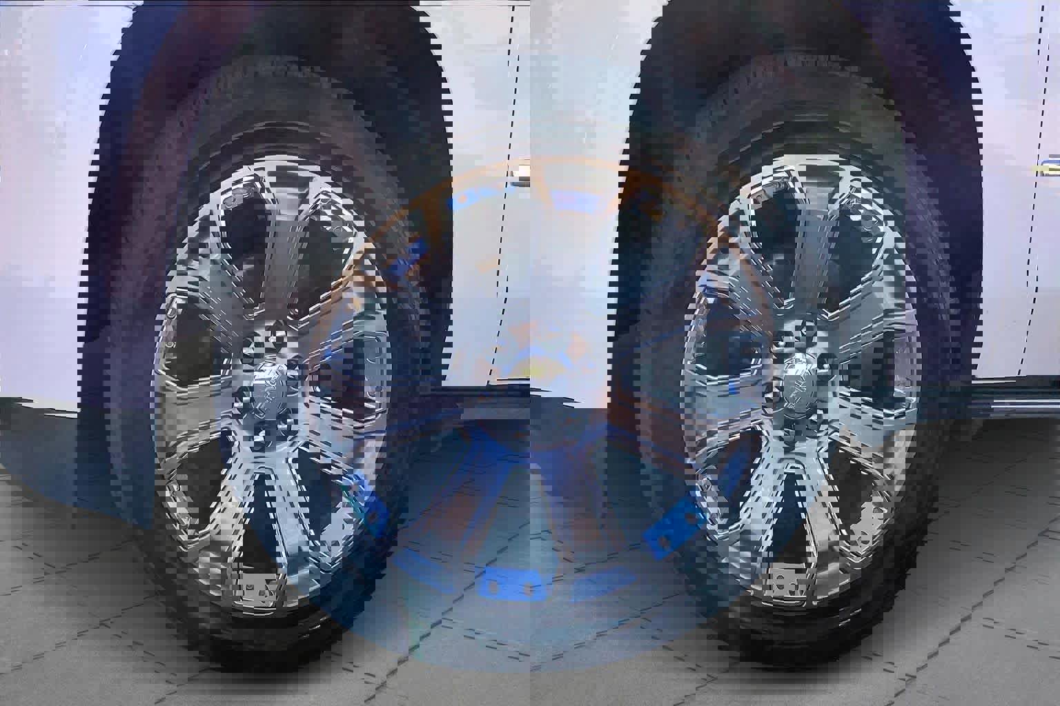 Used 2016 GMC Yukon XL Denali w/ Open Road Package image 10