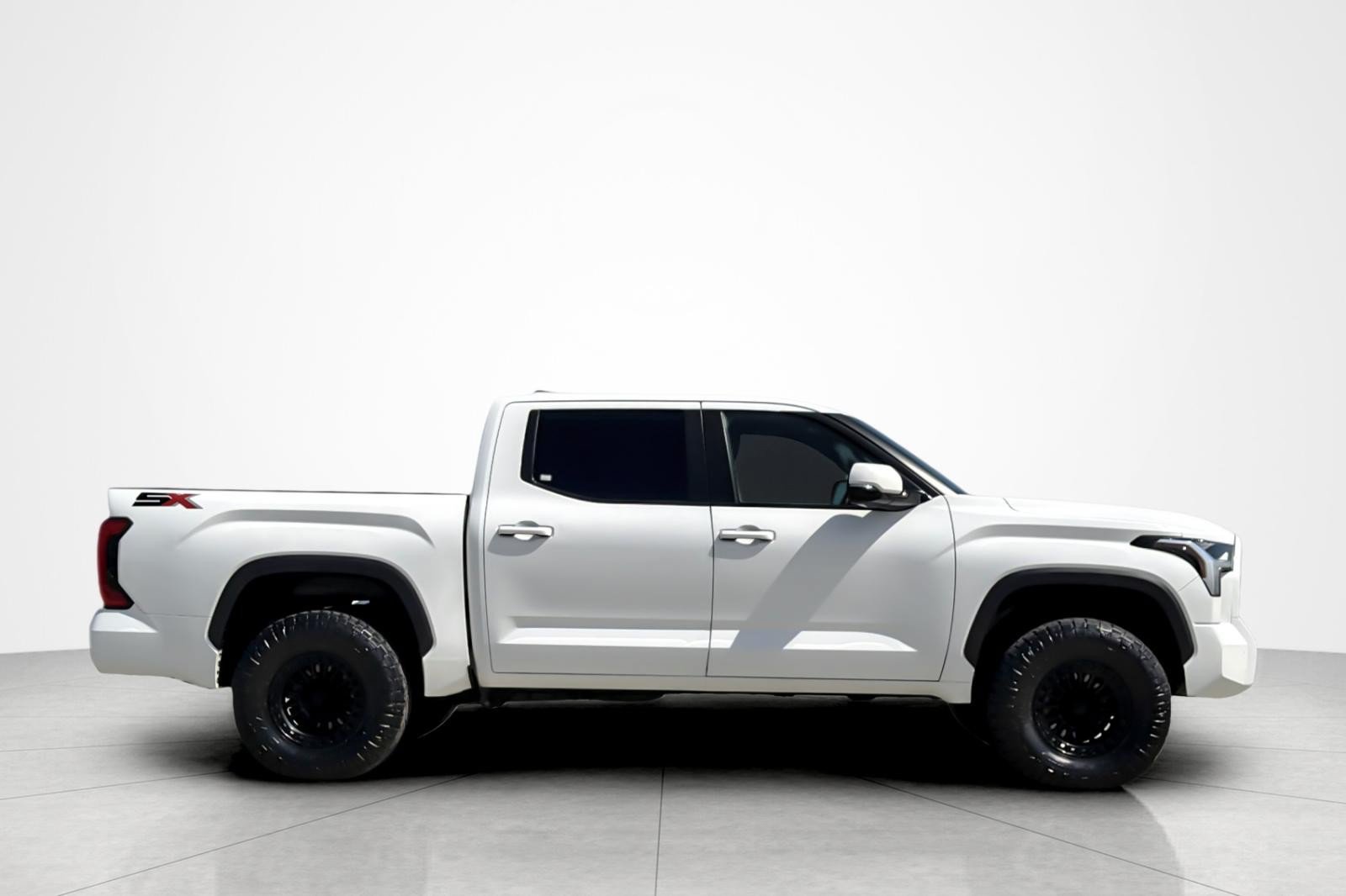 Used 2025 Toyota Tundra SR5 w/ SR5 Convenience Package AWD/4WD image 2