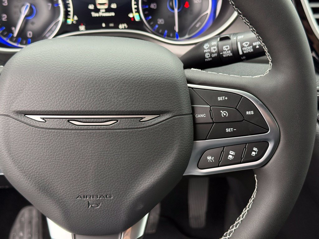 New 2027 Chrysler Pacifica Select w/ Family Tech Group FWD image 15